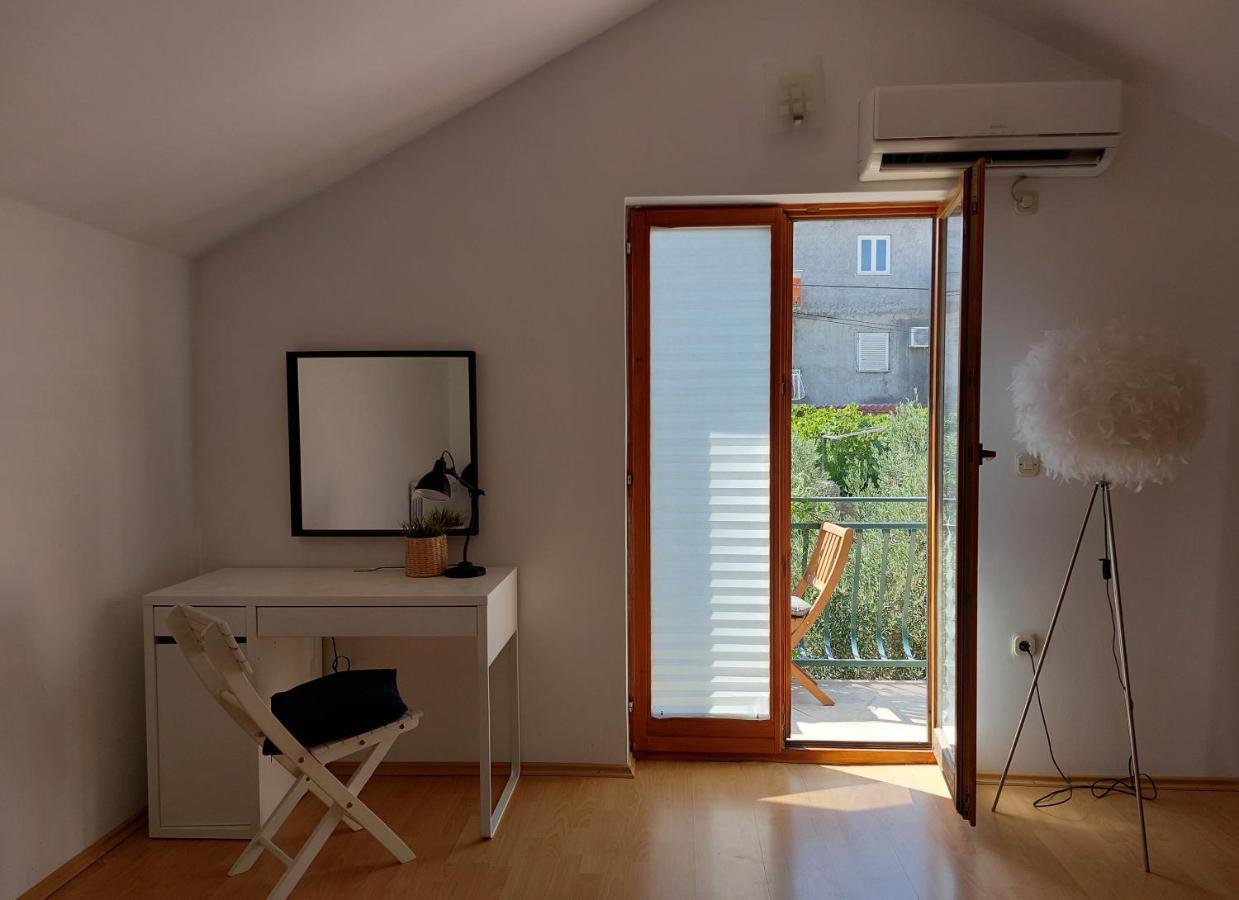Apartments Natalia Supetar Ngoại thất bức ảnh