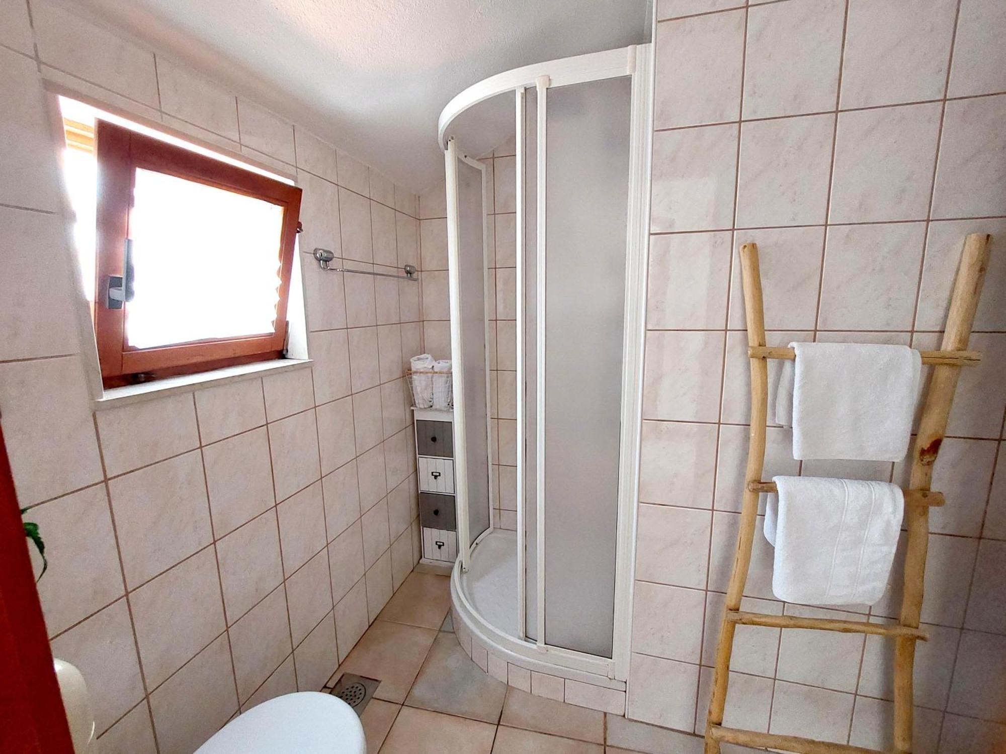 Apartments Natalia Supetar Phòng bức ảnh