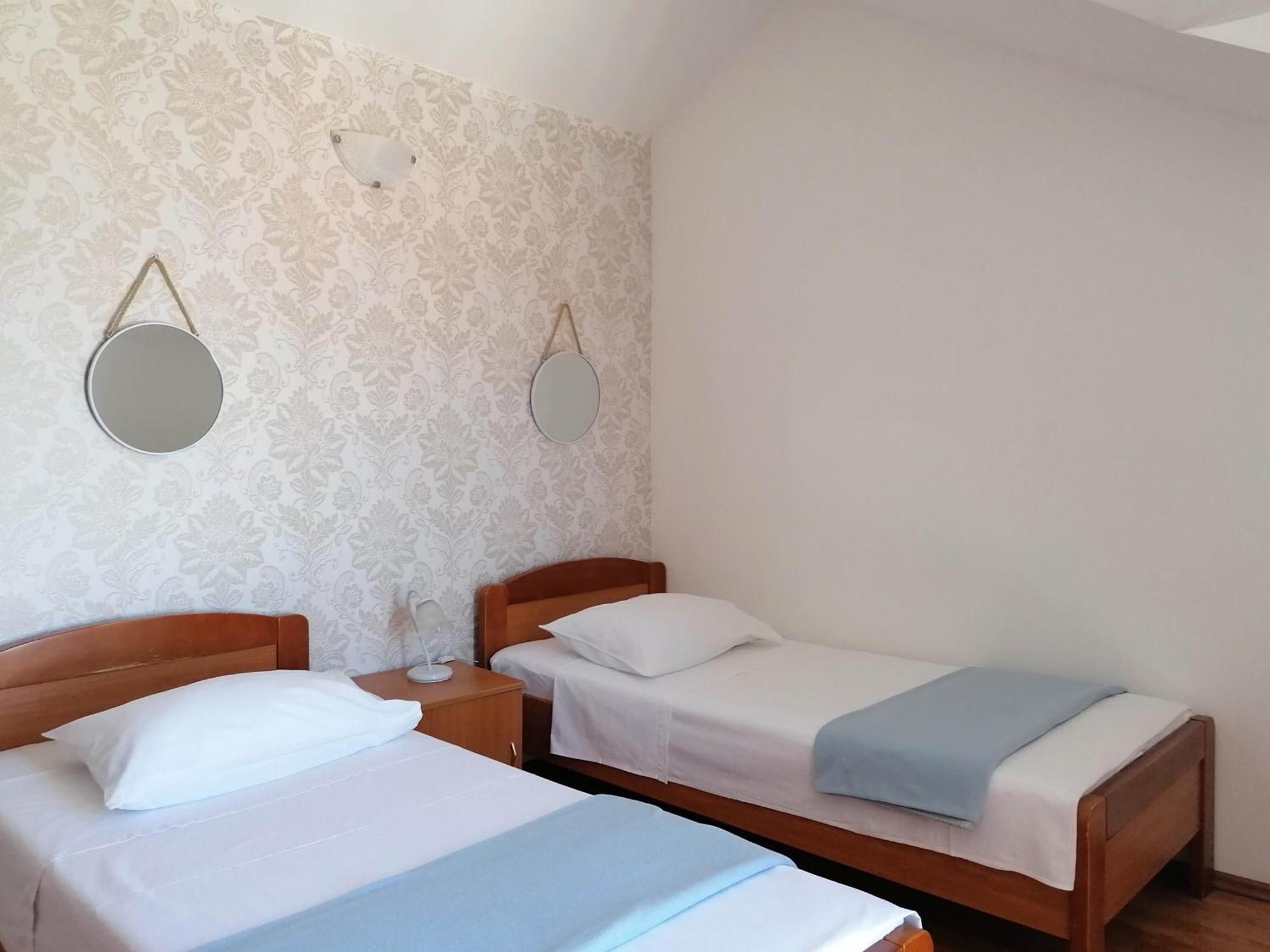 Apartments Natalia Supetar Phòng bức ảnh
