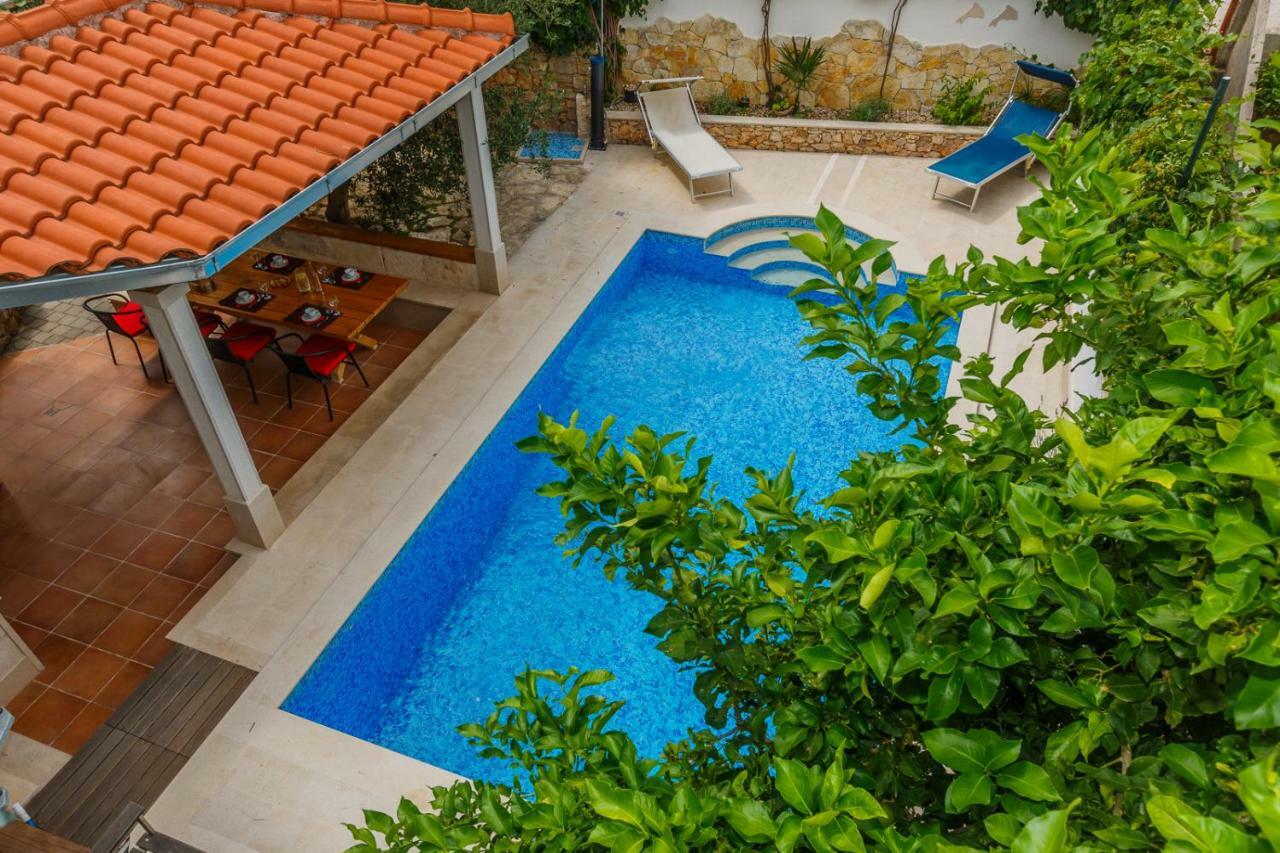 Apartments Natalia Supetar Ngoại thất bức ảnh
